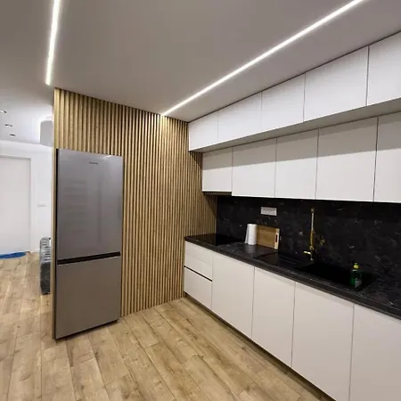 Comfortable Near The Center, Ideal For Couples Tirana